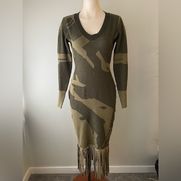 Yohers Olive Camo Knit V-Neck Fringe Hem Bodycon Dress Midi Camoflauge Small NWT - Picture 2 of 10
